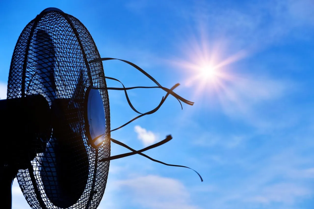 retiring in Panama pros and cons fan blowing air on a sunny day