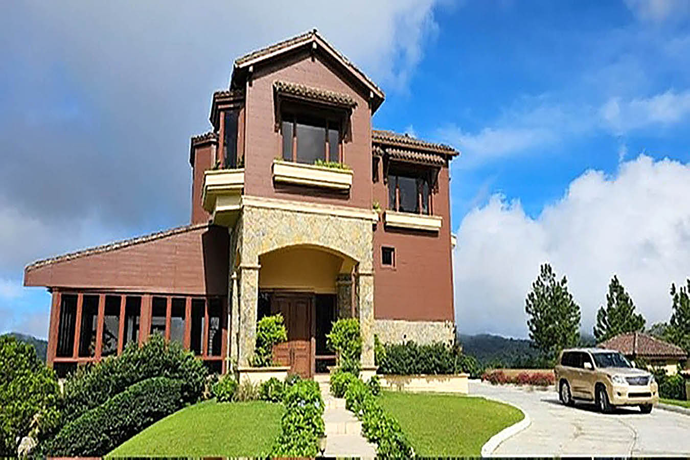 Altos del Maria Panama Real Estate Luxury Front House