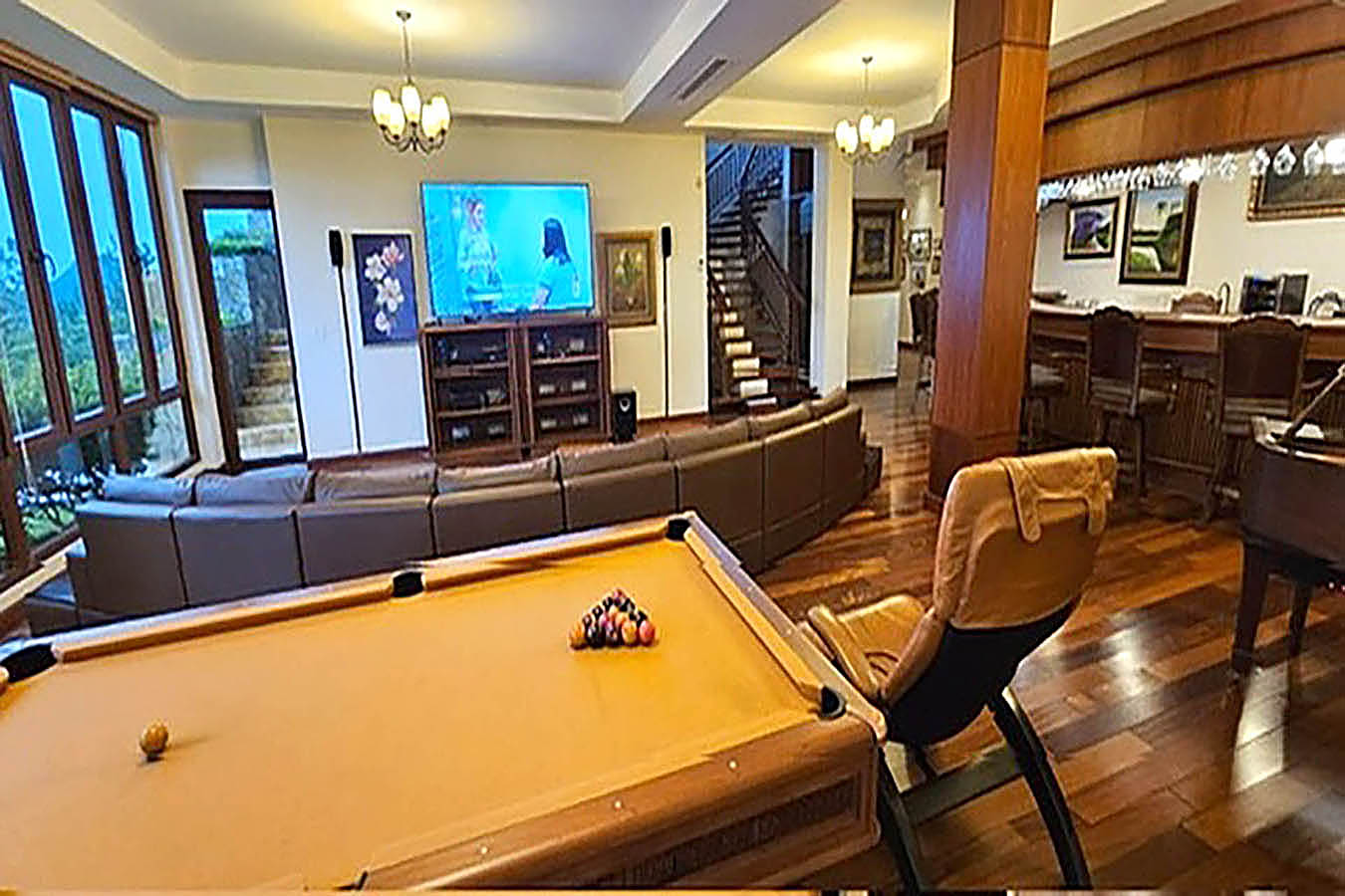 Altos del Maria Panama Real Estate Pool Table