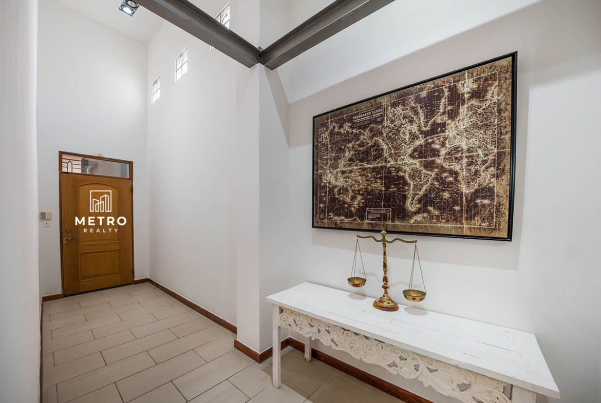 Casco Viejo Real Estate Beautiful Hall