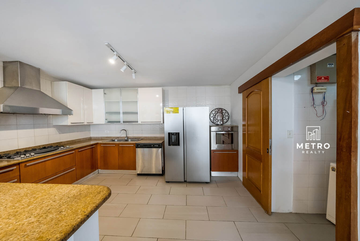 Casco Viejo Real Estate Gorgeous Kitchen