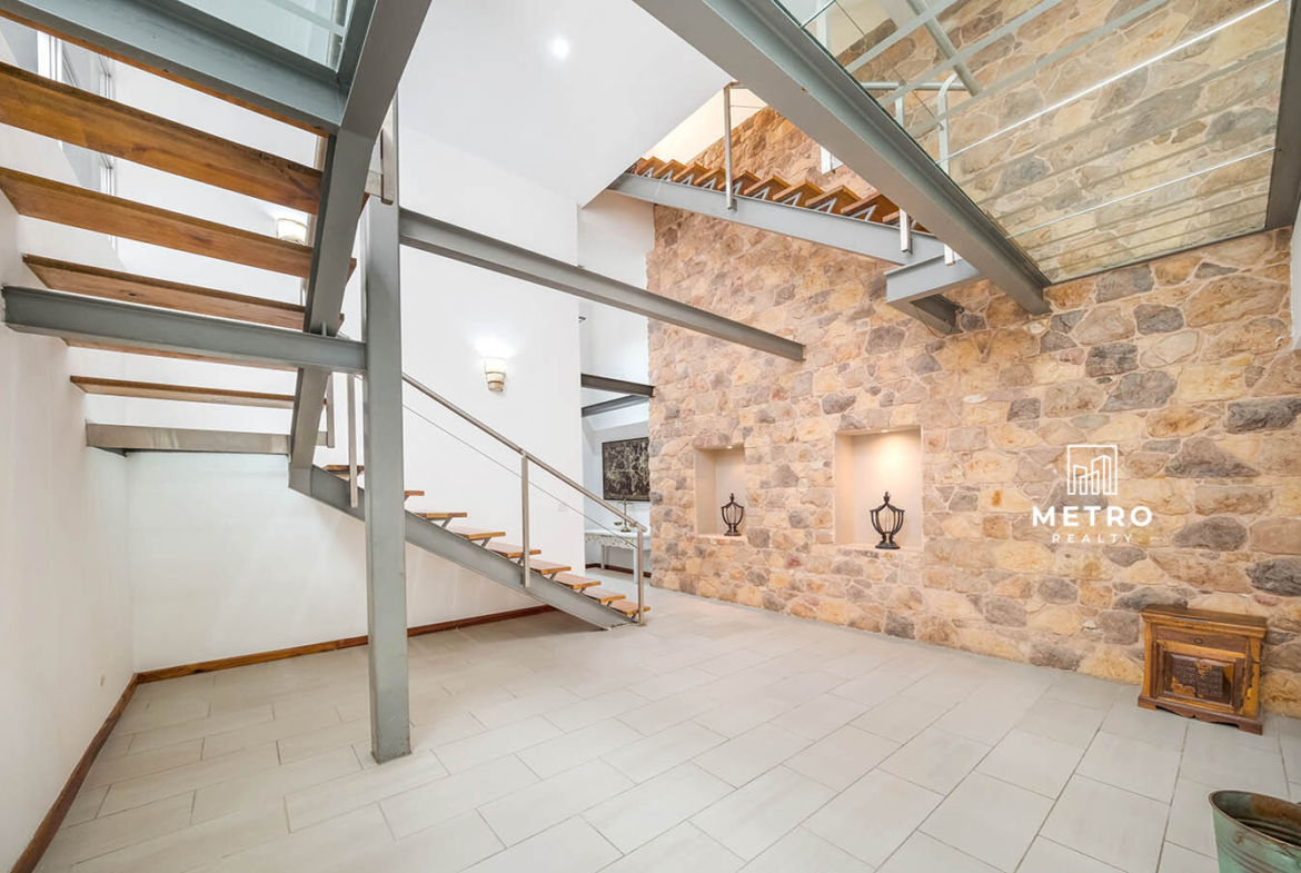 Casco Viejo Real Estate Modern stairs