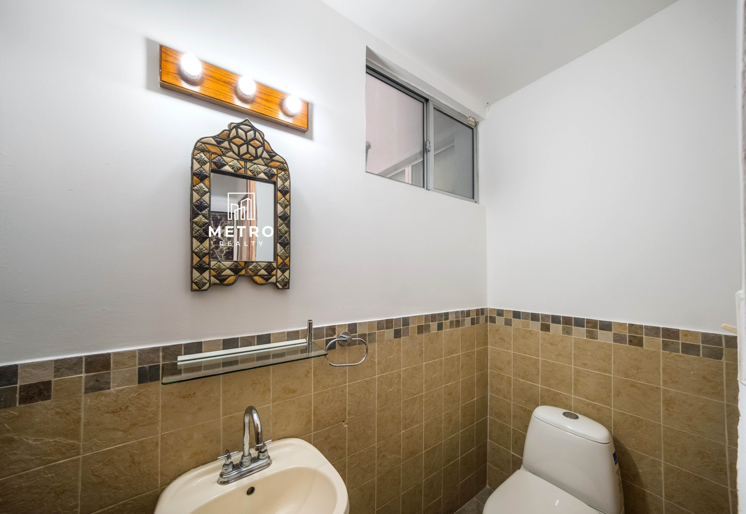 Casco Viejo Real Estate Nice Bathroom