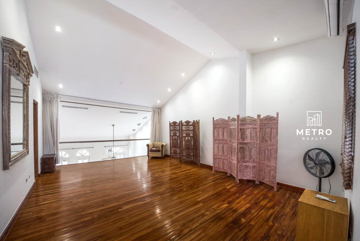 Casco Viejo Real Estate Spacious Bedroom