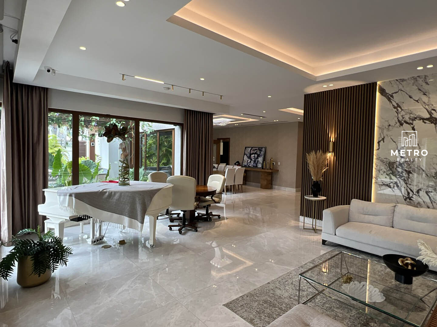 Houses for Sale in the Country of Panama Dining Beautiful Area