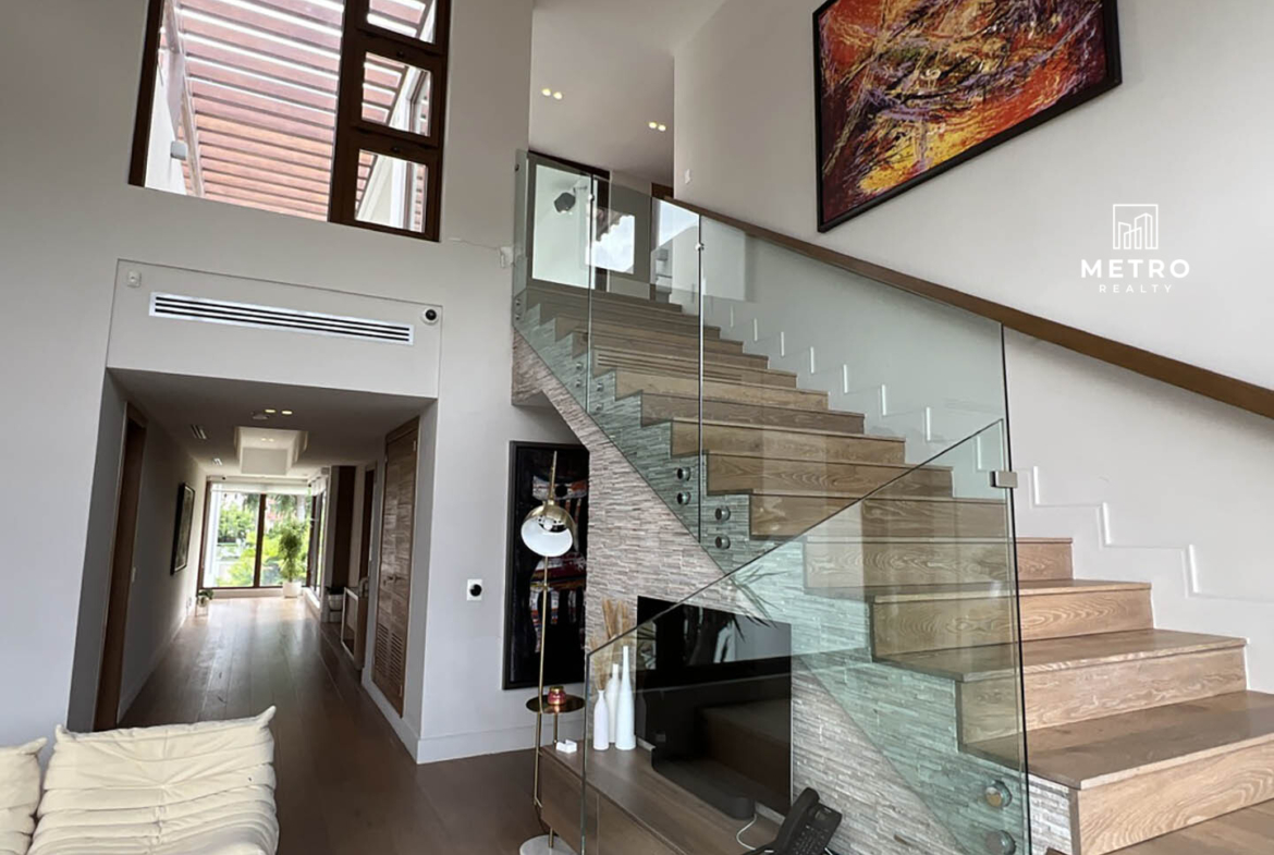 Houses for Sale in the Country of Panama Stairs