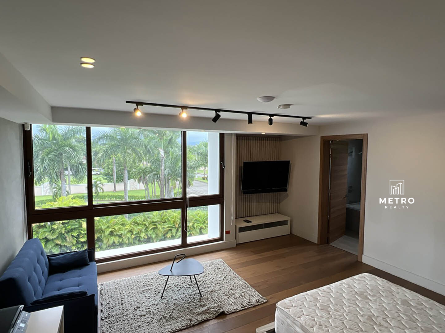 Houses for Sale in the Country of Panama beautiful bedroom