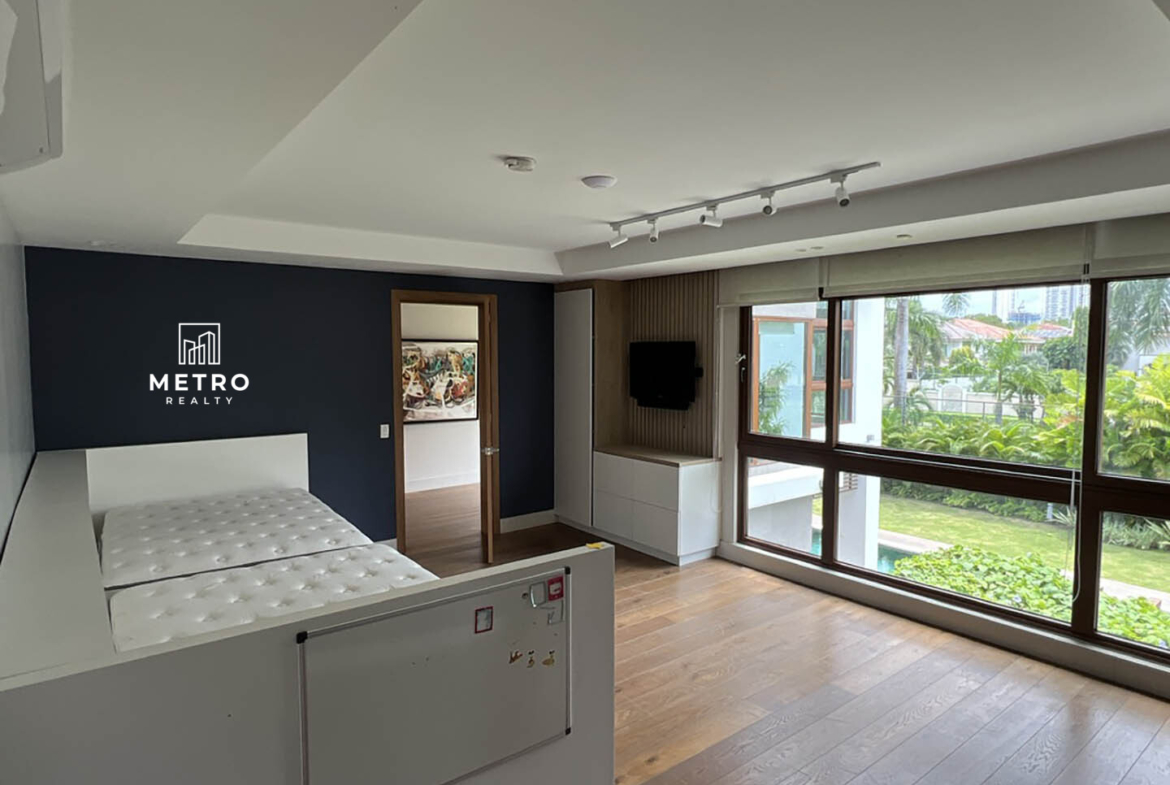 Houses for Sale in the Country of Panama bedroom