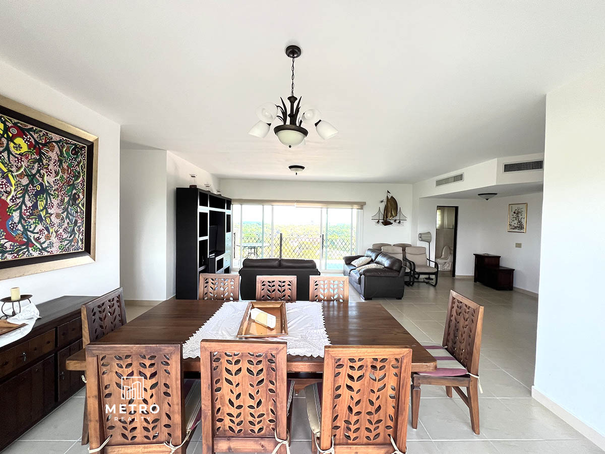 Alcazar For Sale Elegant Luxury Dining