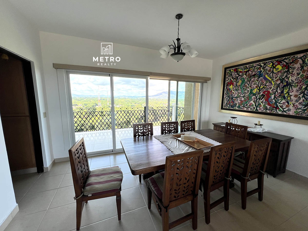 Alcazar For Sale Modern Bright Dining Table