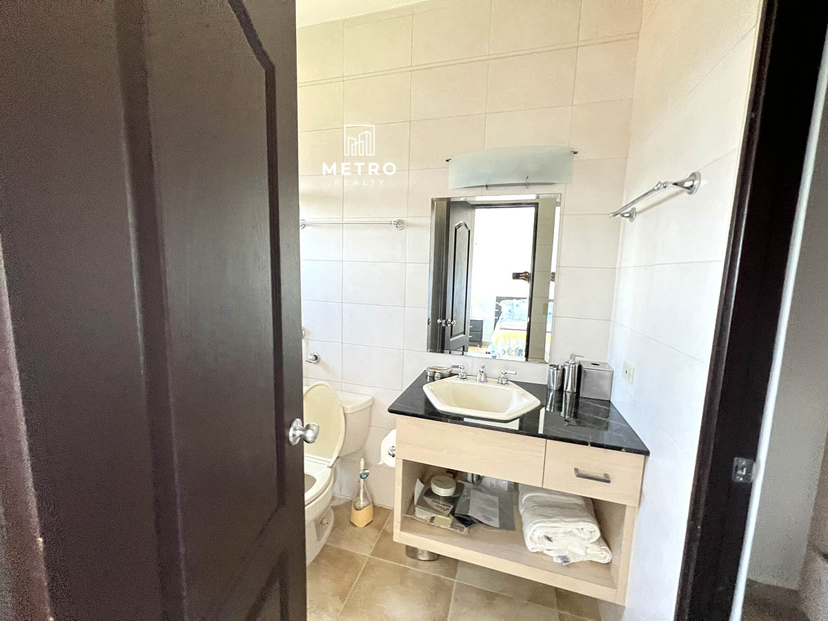 Alcazar For Sale Nice Bathroom
