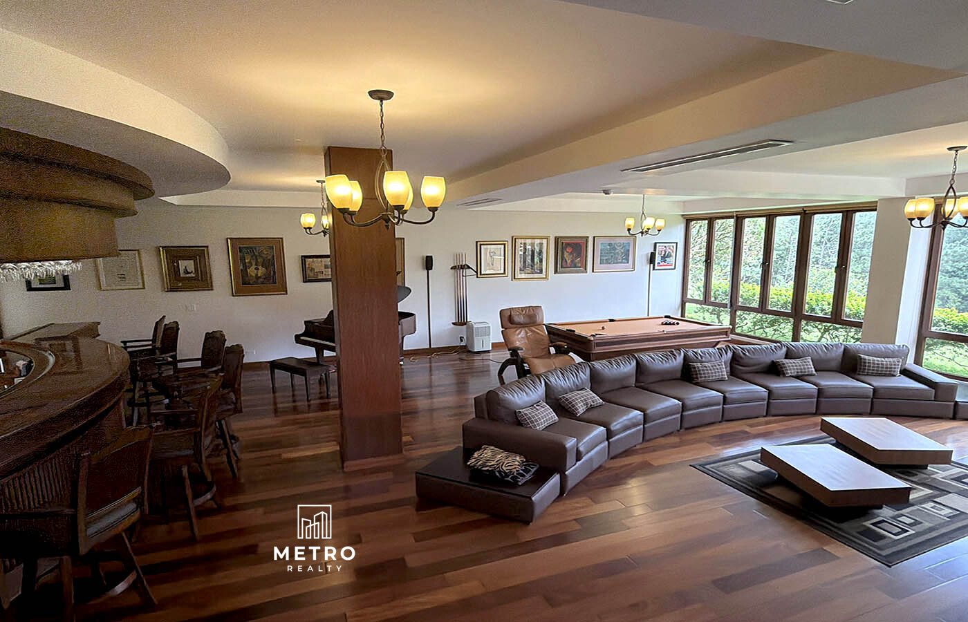 Altos del Maria Panama Real Estate Bar