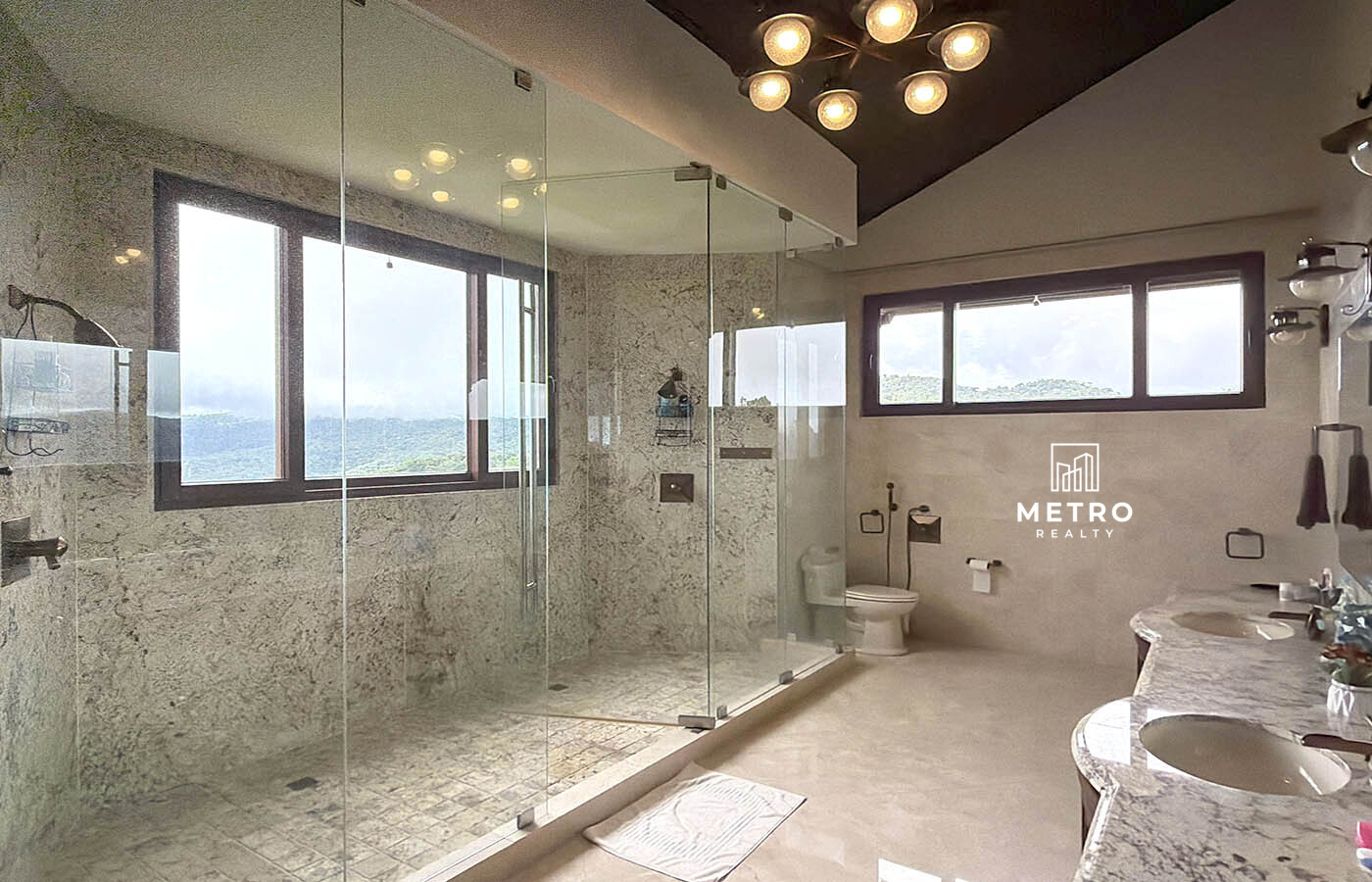 Altos del Maria Panama Real Estate Bathroom