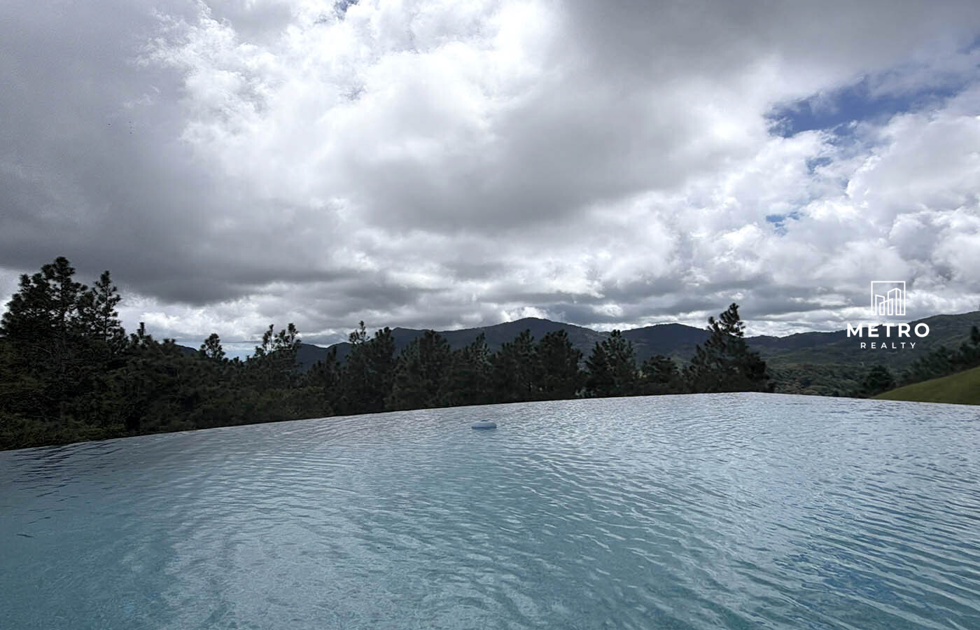 Altos del Maria Panama Real Estate Infinity Pool