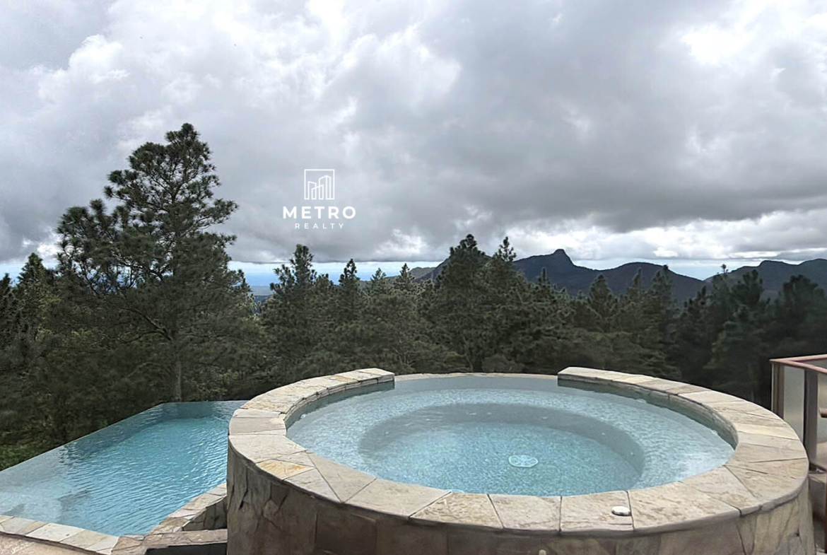 Altos del Maria Panama Real Estate Luxury Jacuzzi