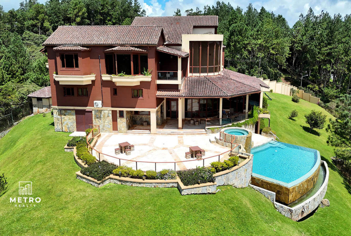 Altos del Maria Panama Real Estate Mansion