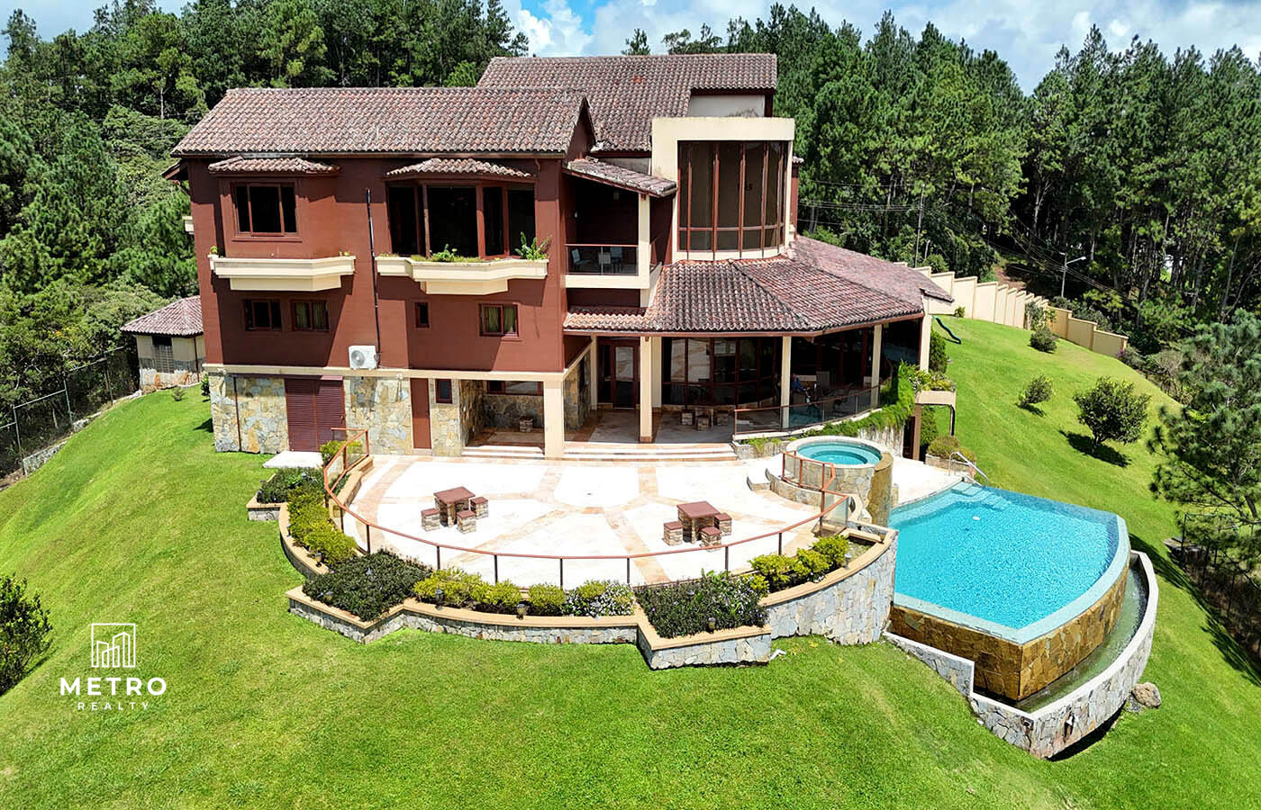 Altos del Maria Panama Real Estate Mansion