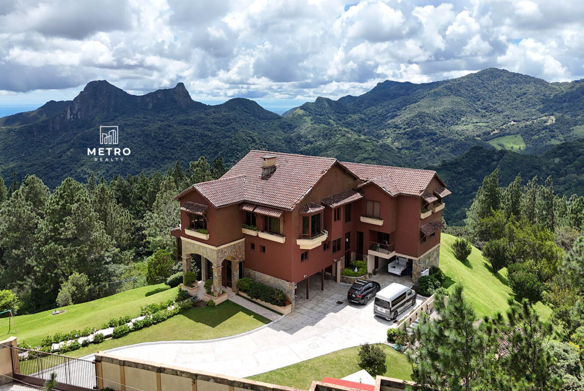 Altos del Maria Panama Real Estate Mansion View