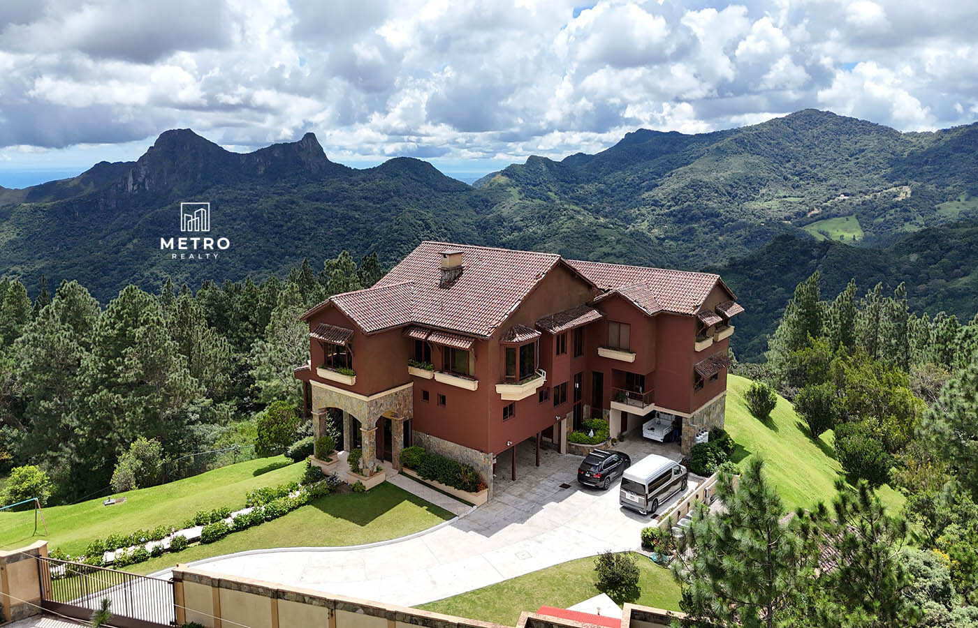 Altos del Maria Panama Real Estate Mansion View