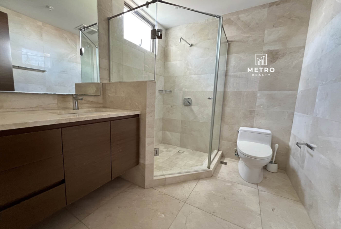 Santa Maria Panama Condo for Sale Bathroom With Mirror