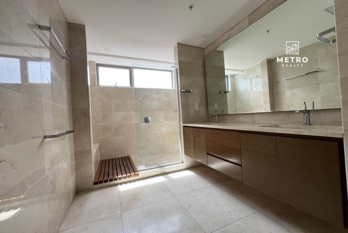 Santa Maria Panama Condo for Sale Bathroom with Modern Finishes