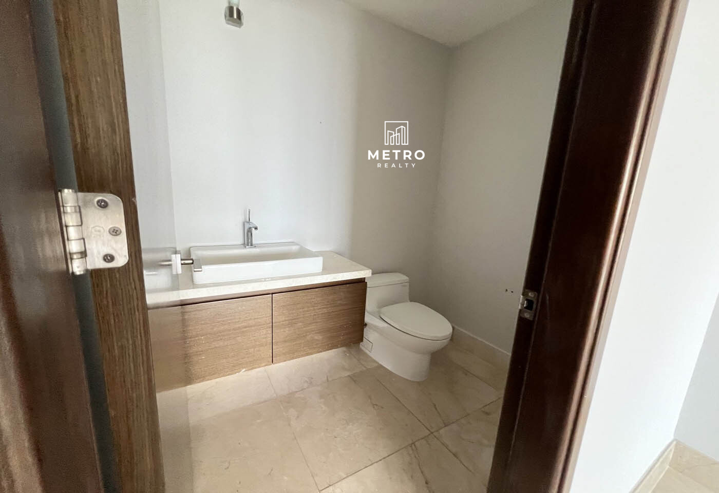 Santa Maria Panama Condo for Sale Bathroom