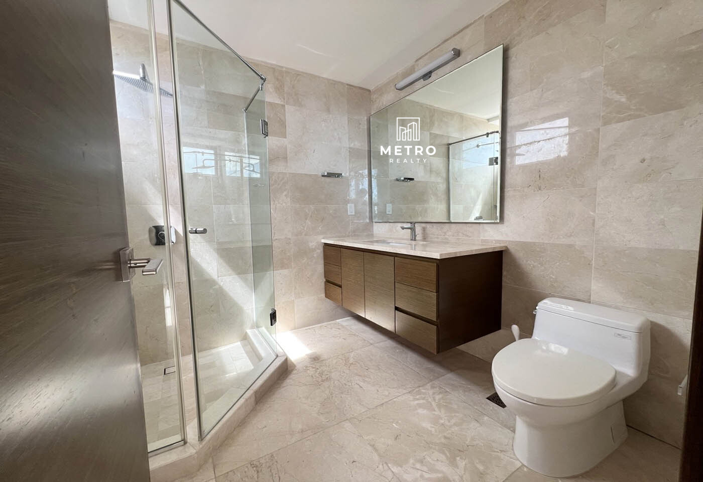 Santa Maria Panama Condo for Sale Spacious Bathroom