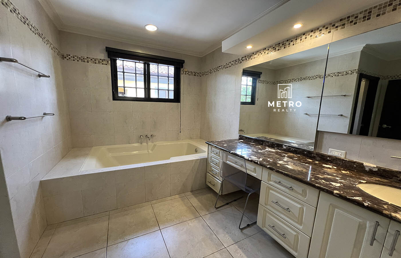 Costa del Este Panama Homes for Sale Full Bathroom