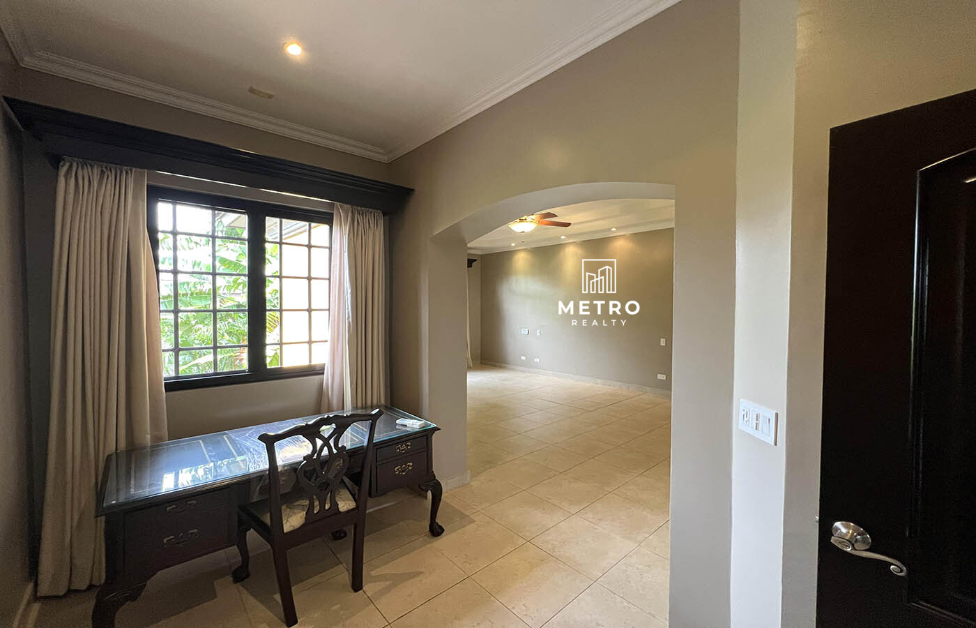 Costa del Este Panama Homes for Sale Hall Details