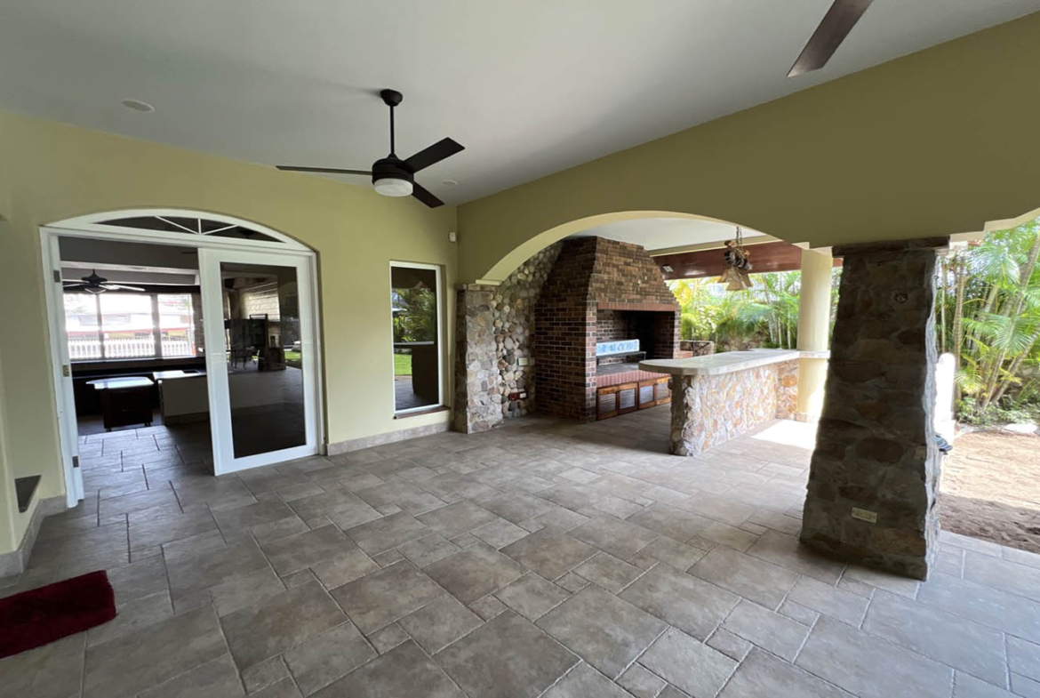 House for Sale Loma Alegre Panama BBQ