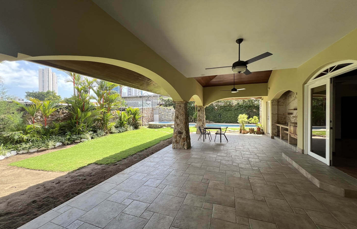 House for Sale Loma Alegre Panama Exterior Garden