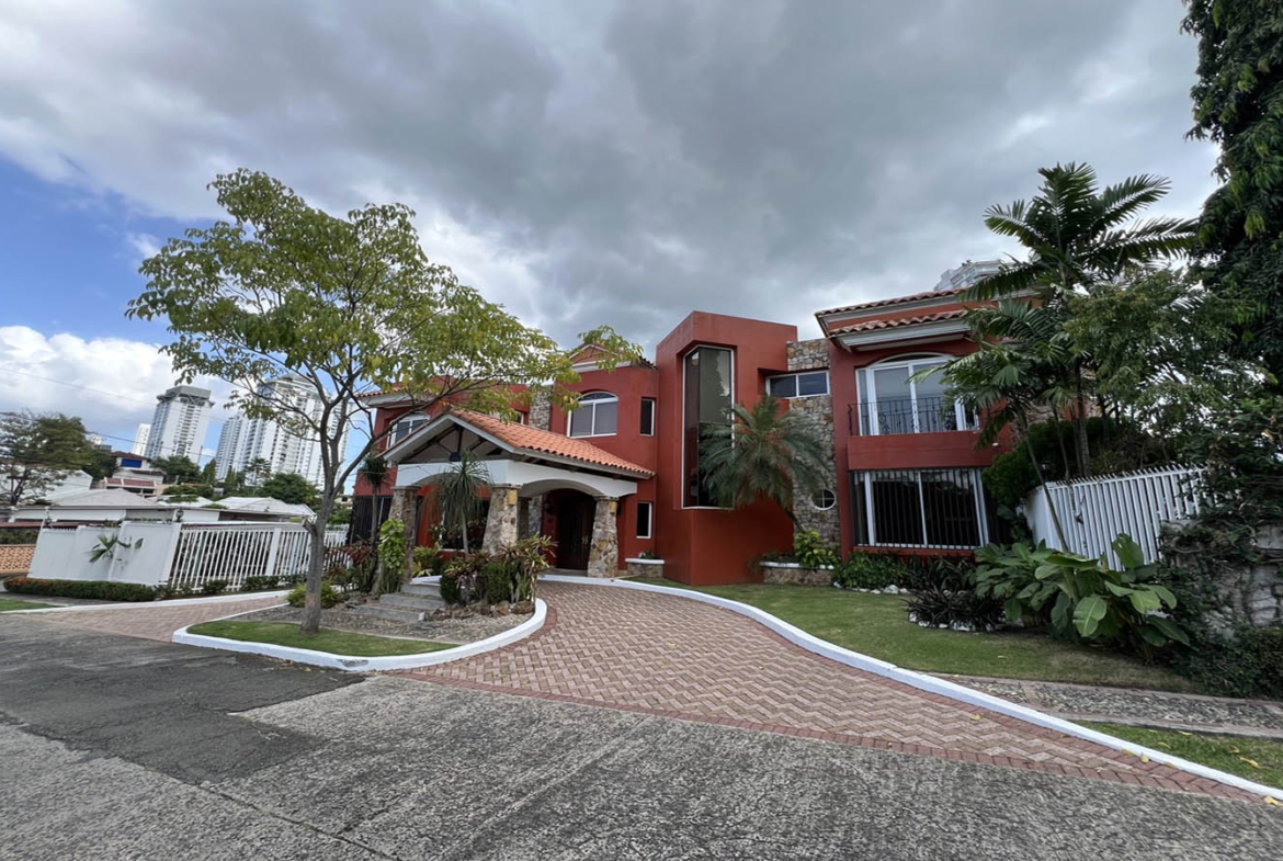 House for Sale Loma Alegre Panama Front