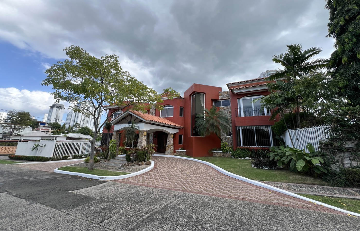 House for Sale Loma Alegre Panama Front