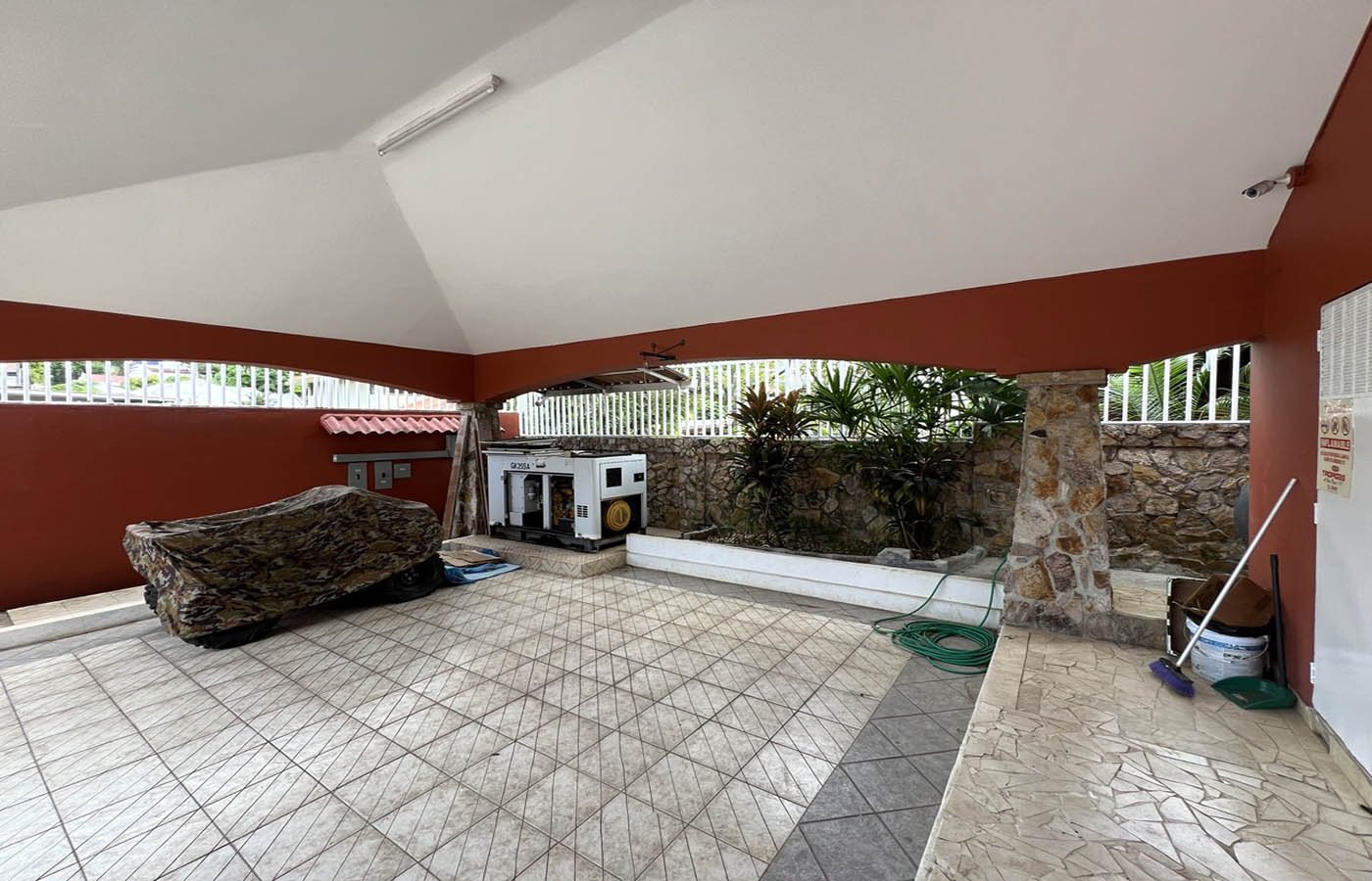 House for Sale Loma Alegre Panama Garage