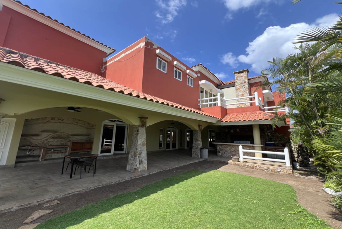 House for Sale Loma Alegre Panama Garden Area