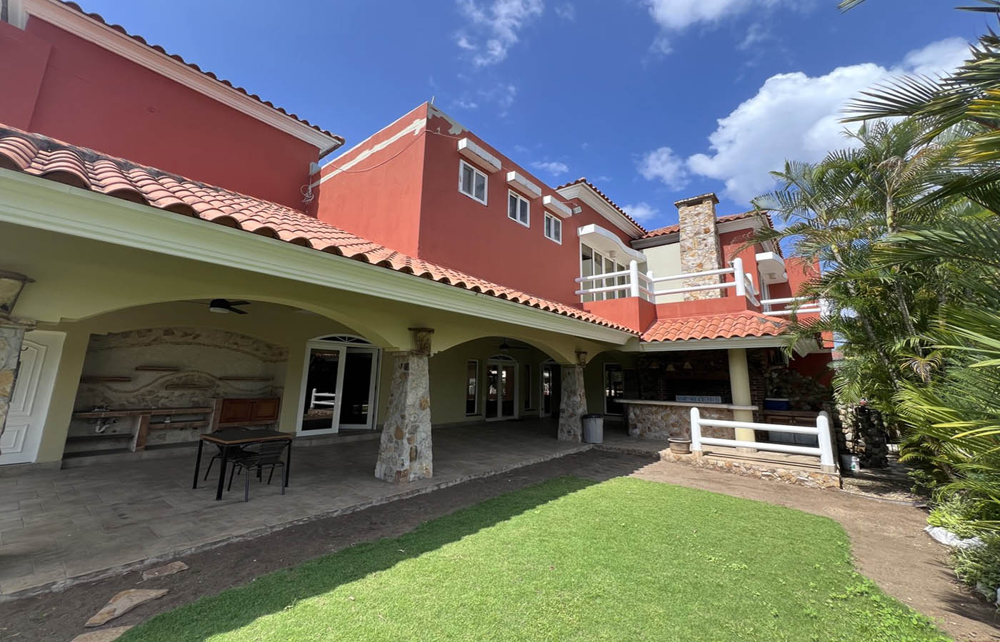 House for Sale Loma Alegre Panama Garden Area