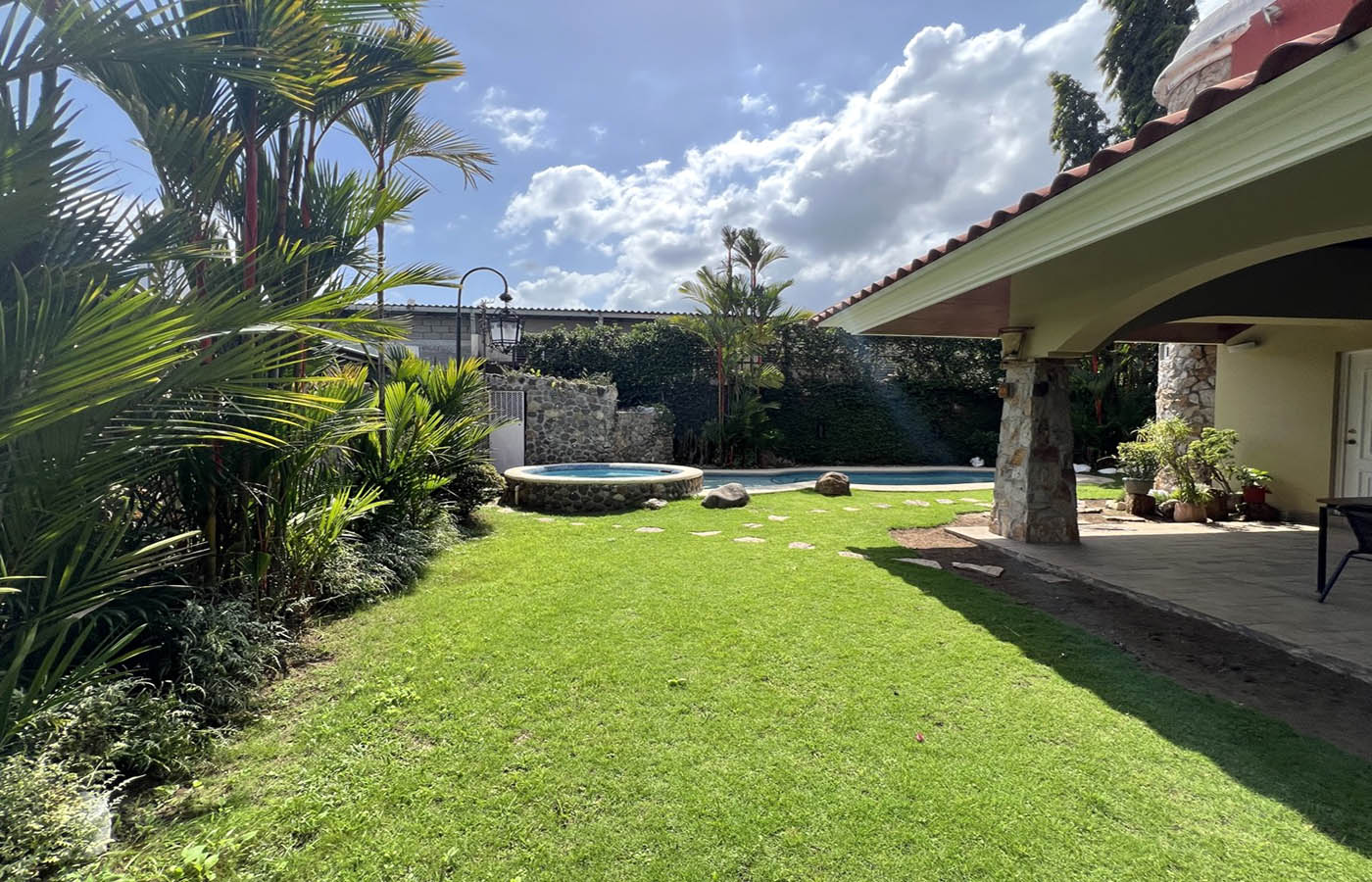 House for Sale Loma Alegre Panama Garden