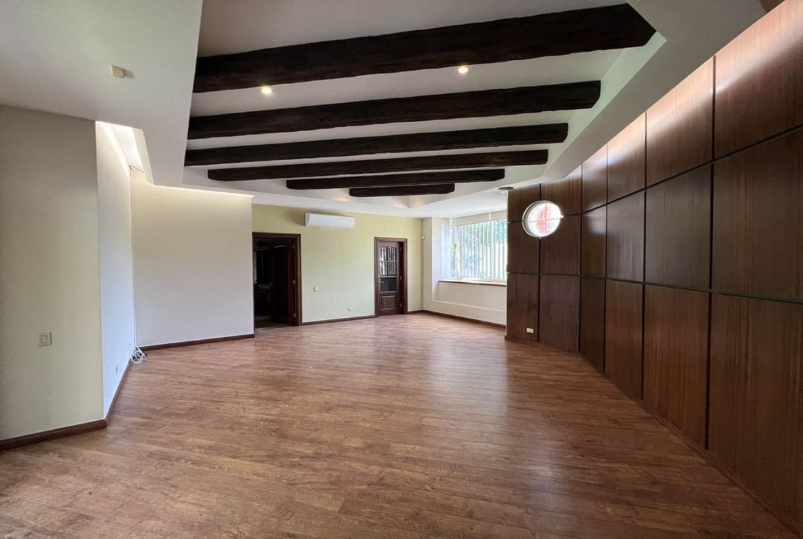 House for Sale Loma Alegre Panama Hall