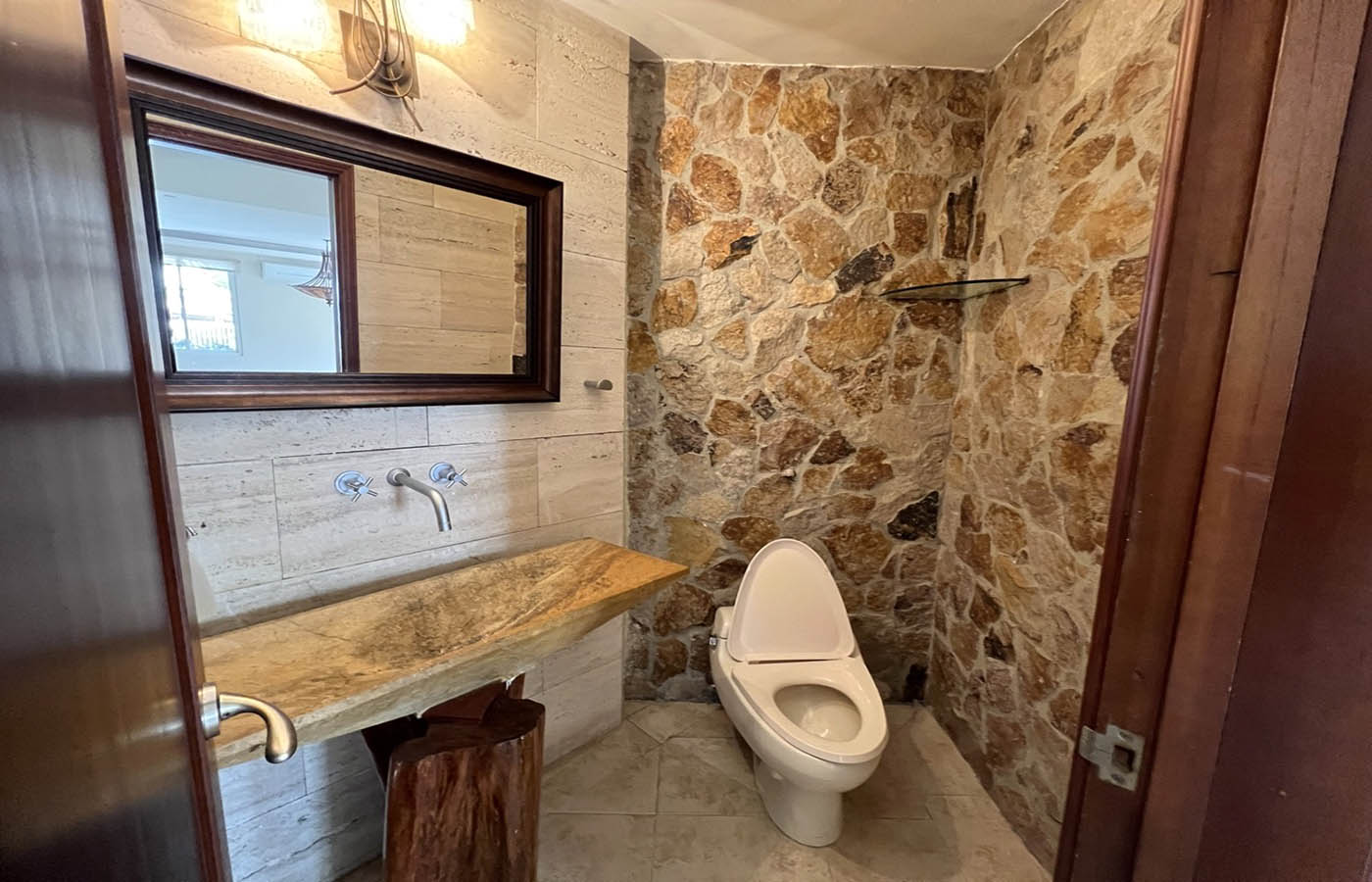 House for Sale Loma Alegre Panama Modern Bathroom