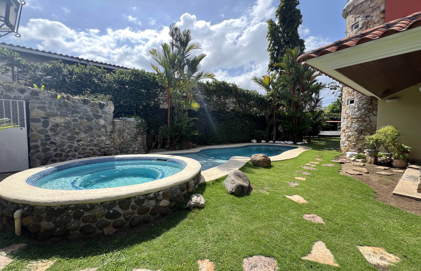 House for Sale Loma Alegre Panama Pool