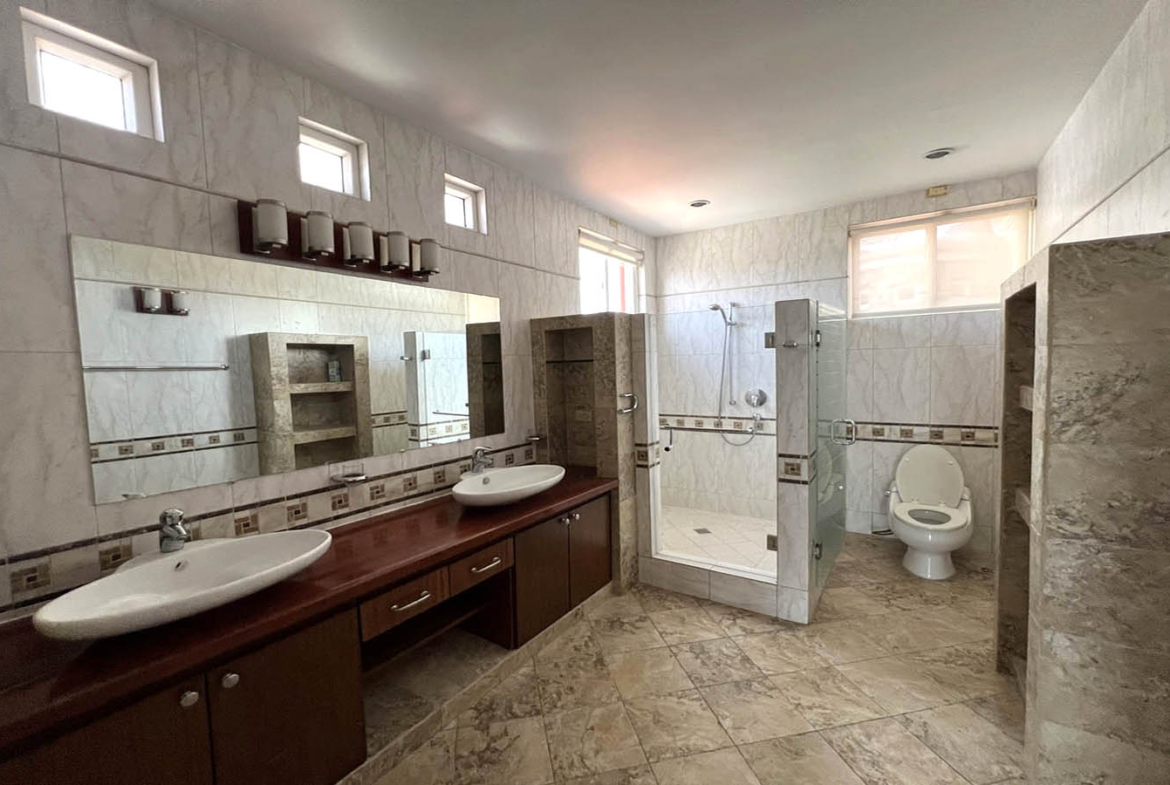 House for Sale Loma Alegre Panama Spacious Bathroom