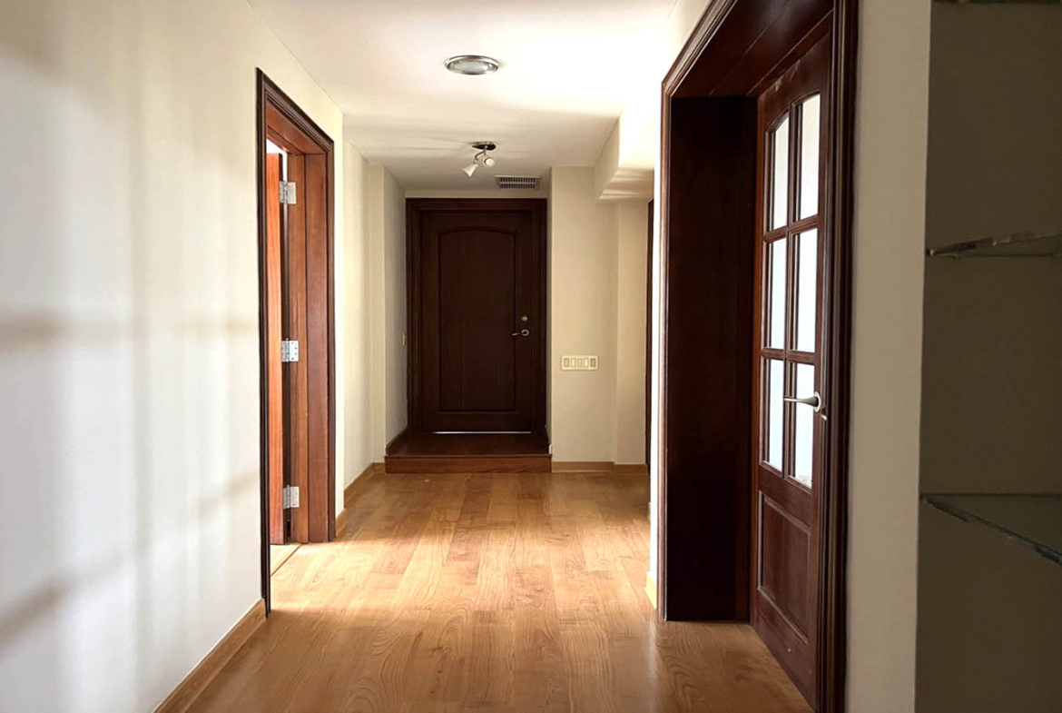 House for Sale Loma Alegre Panama Wood floor