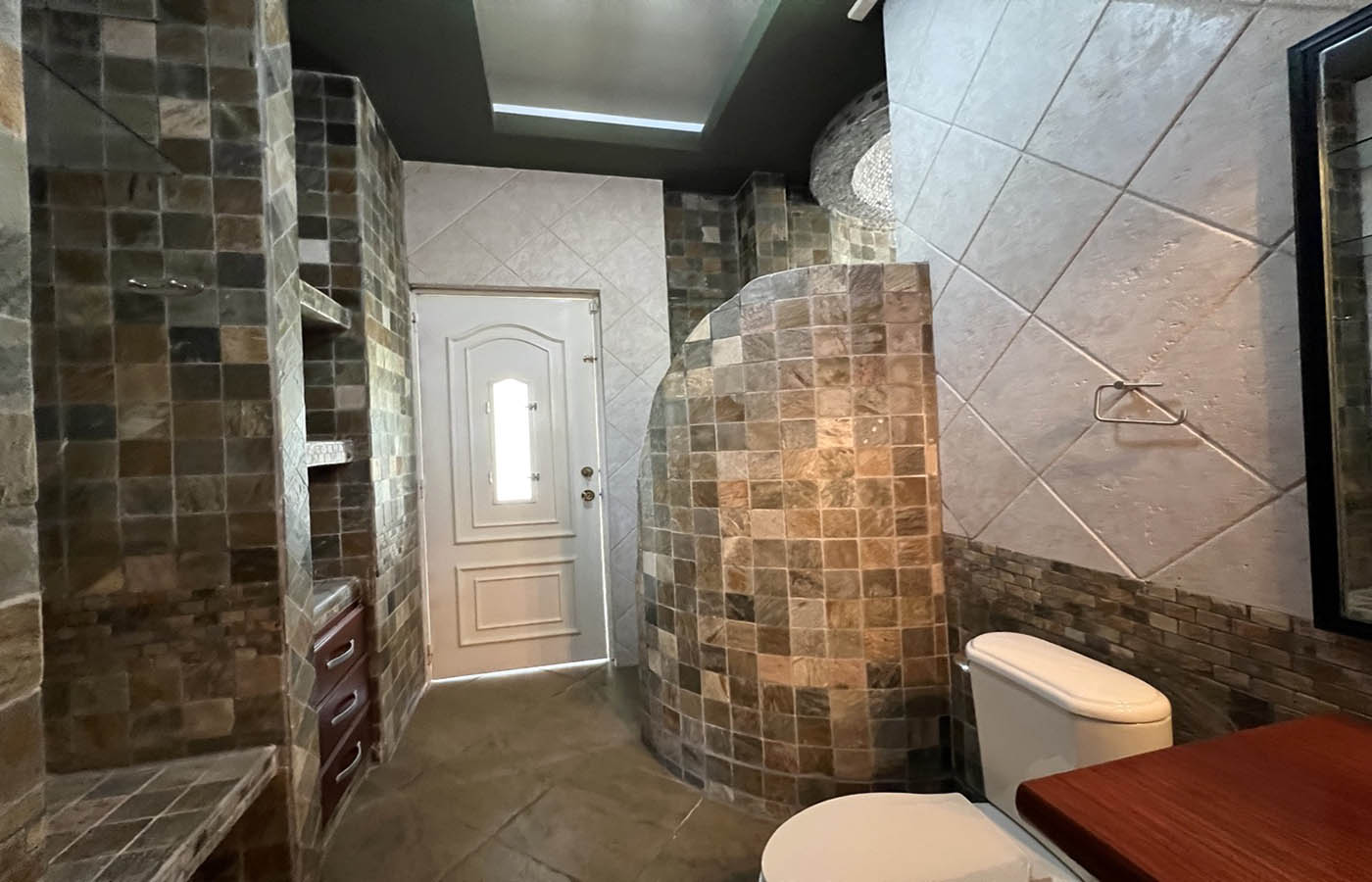House for Sale Loma Alegre Panama bathroom