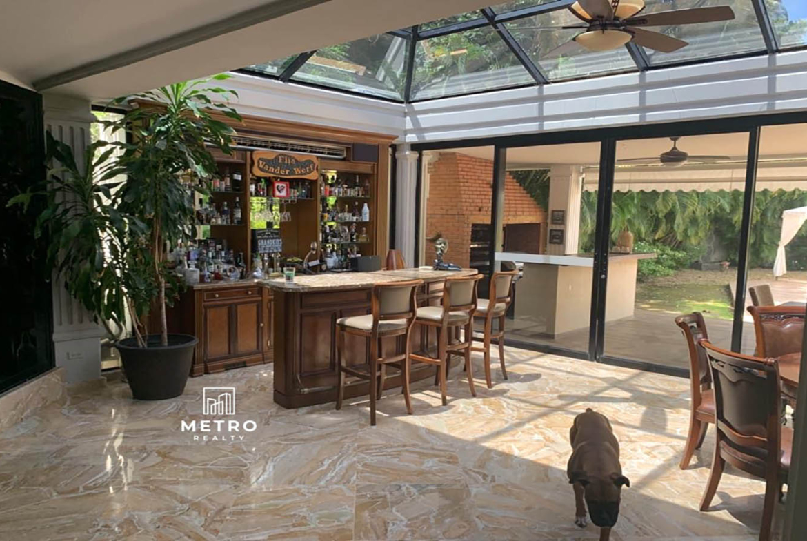 House for Sale in Altos del Golf Panama Bar Area