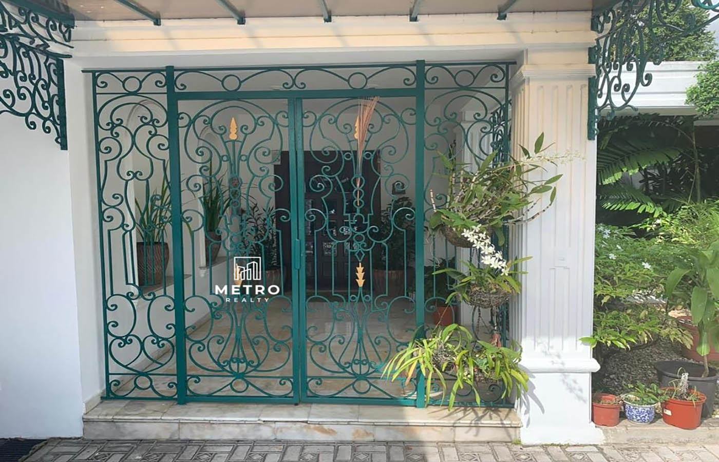 House for Sale in Altos del Golf Panama Door