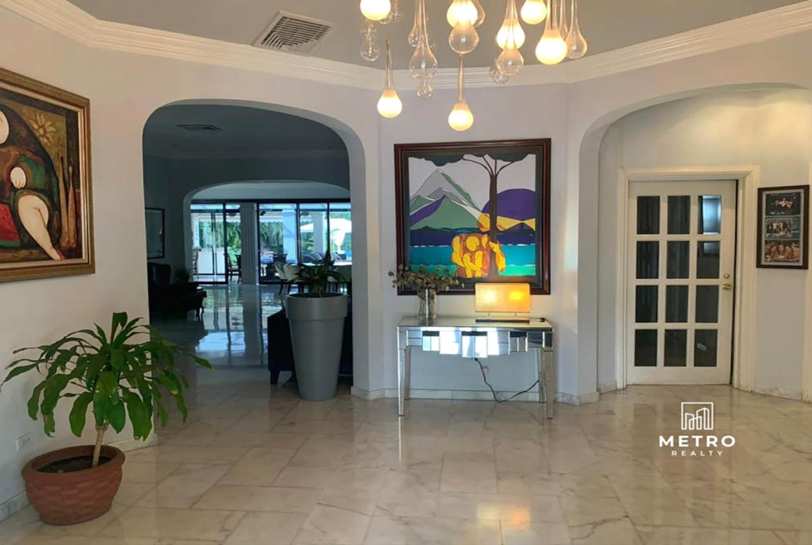 House for Sale in Altos del Golf Panama Hall