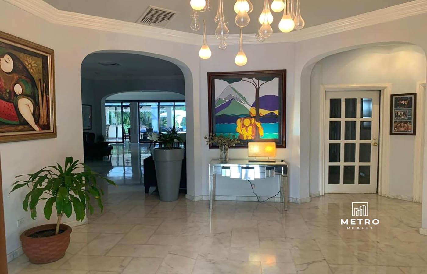 House for Sale in Altos del Golf Panama Hall