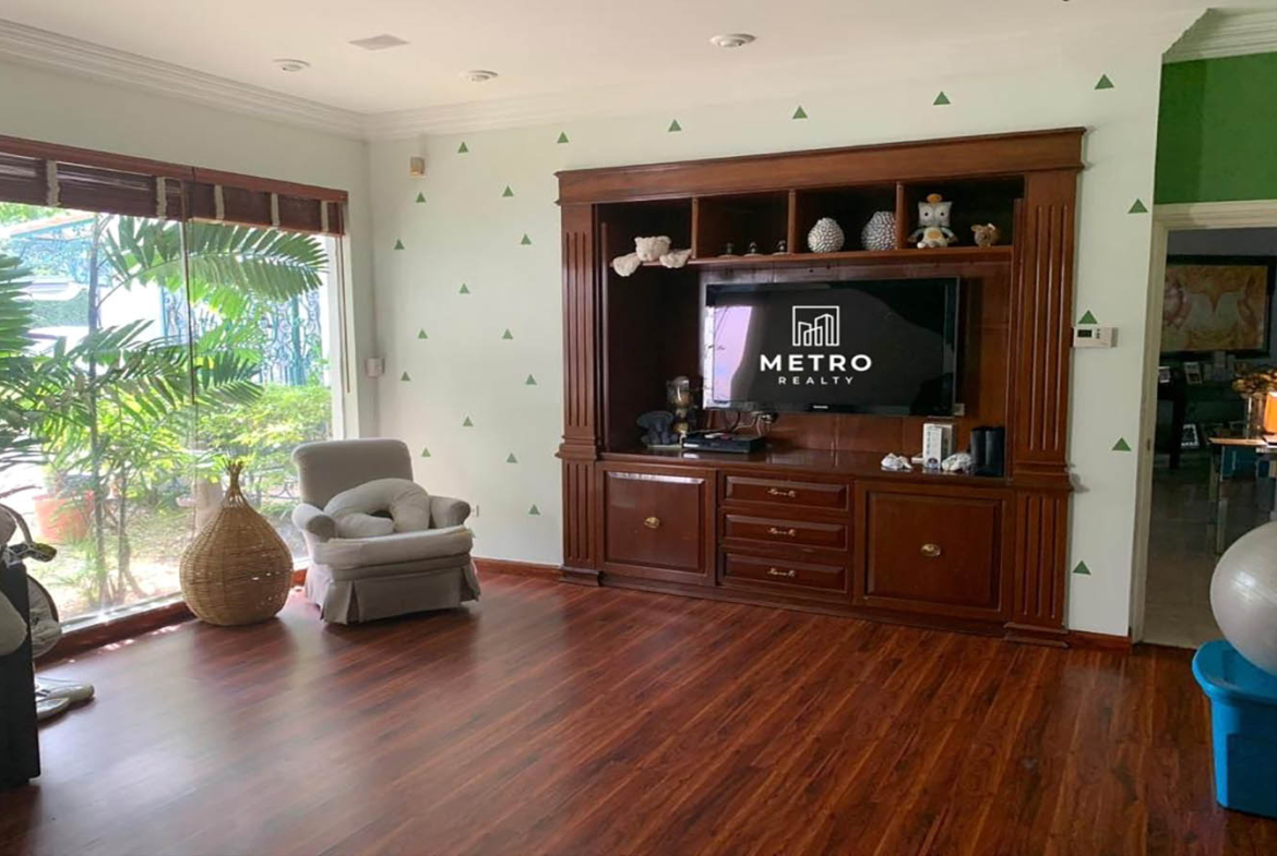House for Sale in Altos del Golf Panama Living Room