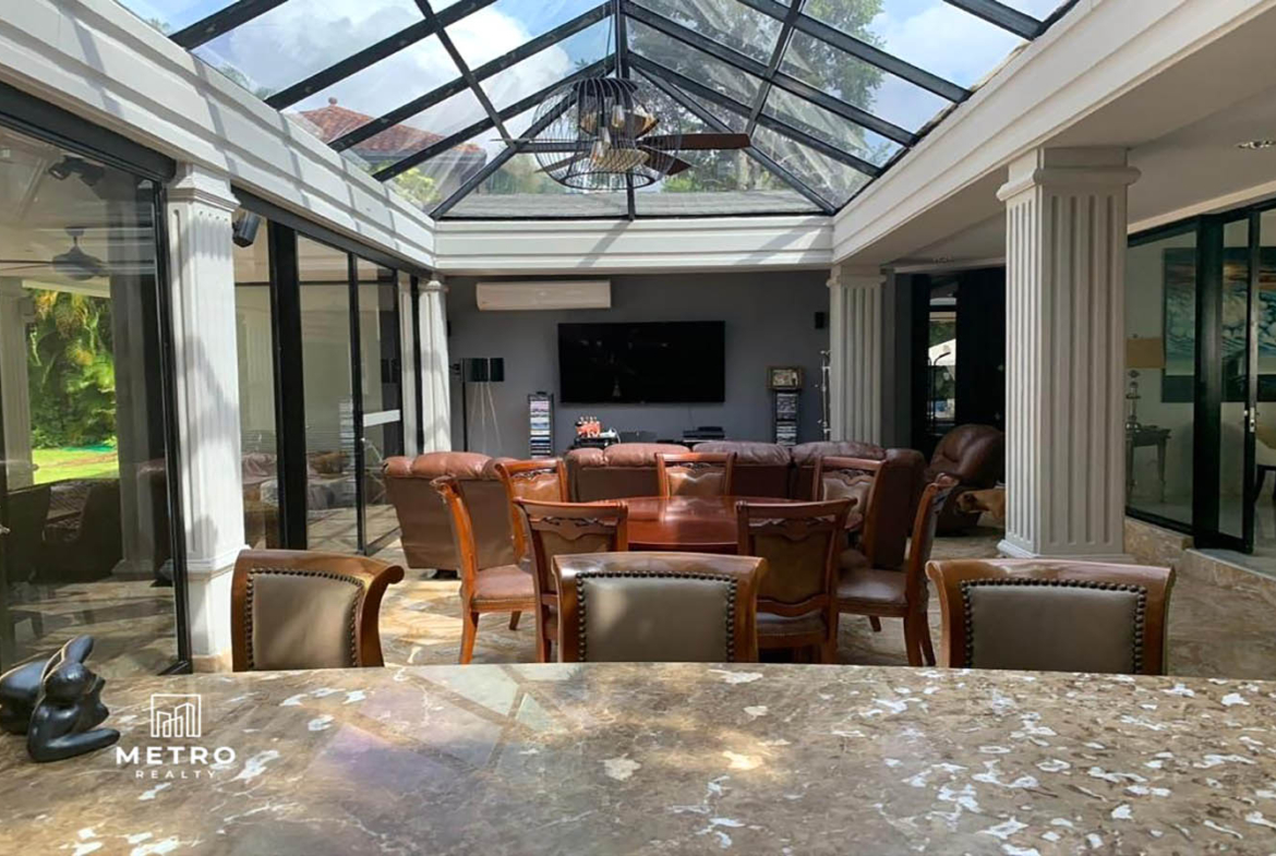 House for Sale in Altos del Golf Panama Modern Dining Room