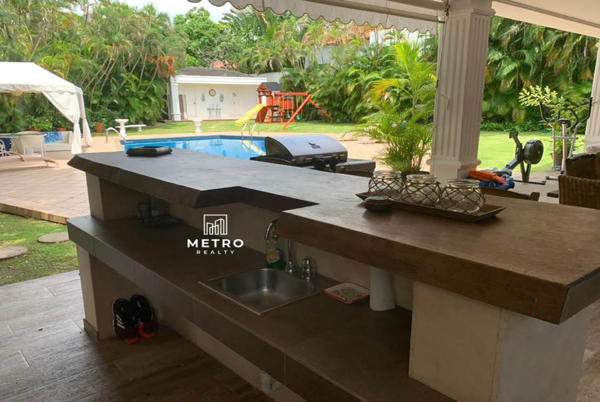 House for Sale in Altos del Golf Panama Outdoor Terrace